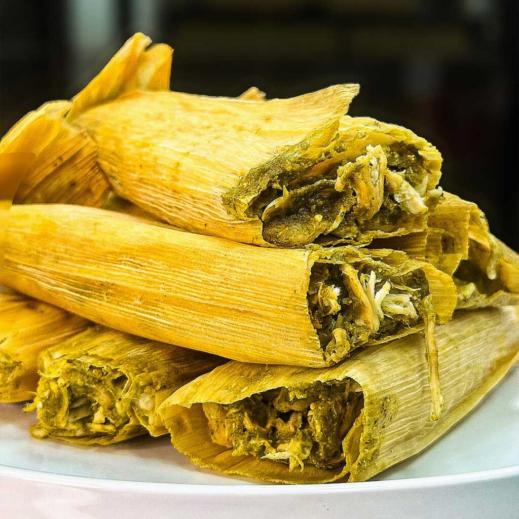 Green chicken-tamal